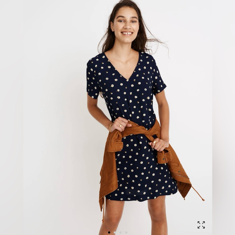 Madewell Button-Back Easyā Dress in Daisy Dots, Size Small